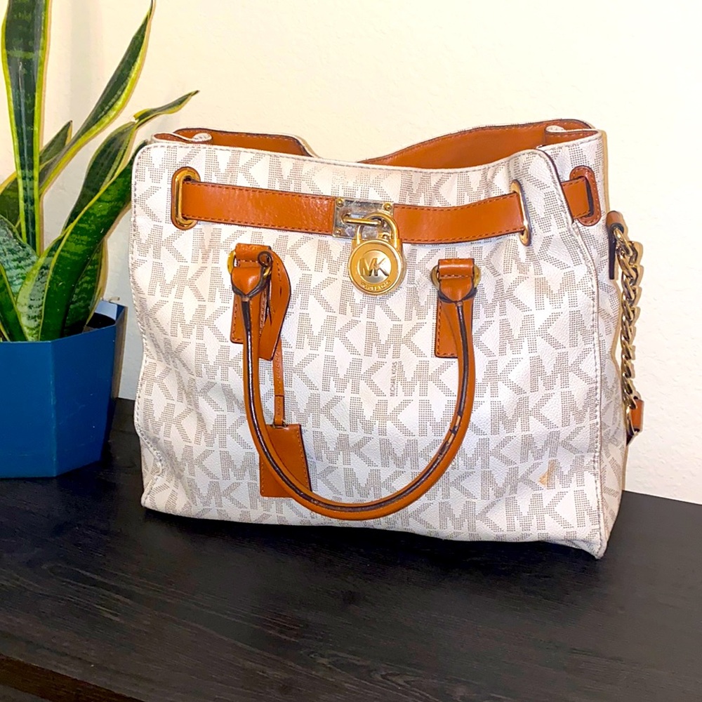 Michael Kors tote.